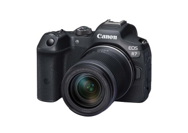CANON EOS R7 + RF-S 18-150 mm f/3,5-6,3 IS STM