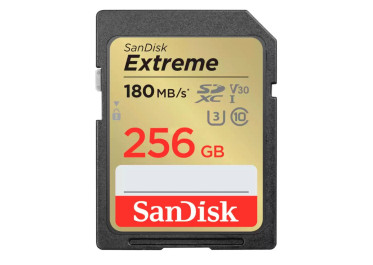 SANDISK SD EXTREME 256GB (jusqu'à 180MB/S en lecture et 130MB/S en écriture)