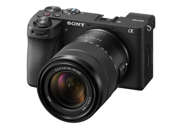 SONY ALPHA 6700 + E 18-135 mm f/3,5-5,6 OSS