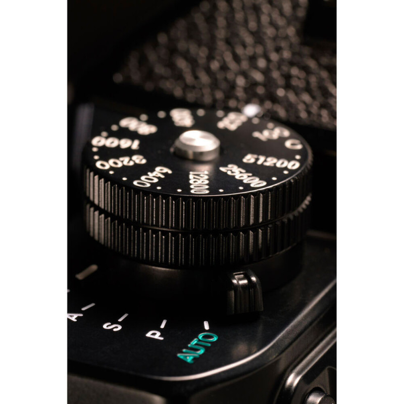 NIKON Zf Noir + Z 24-70 mm f/4 S