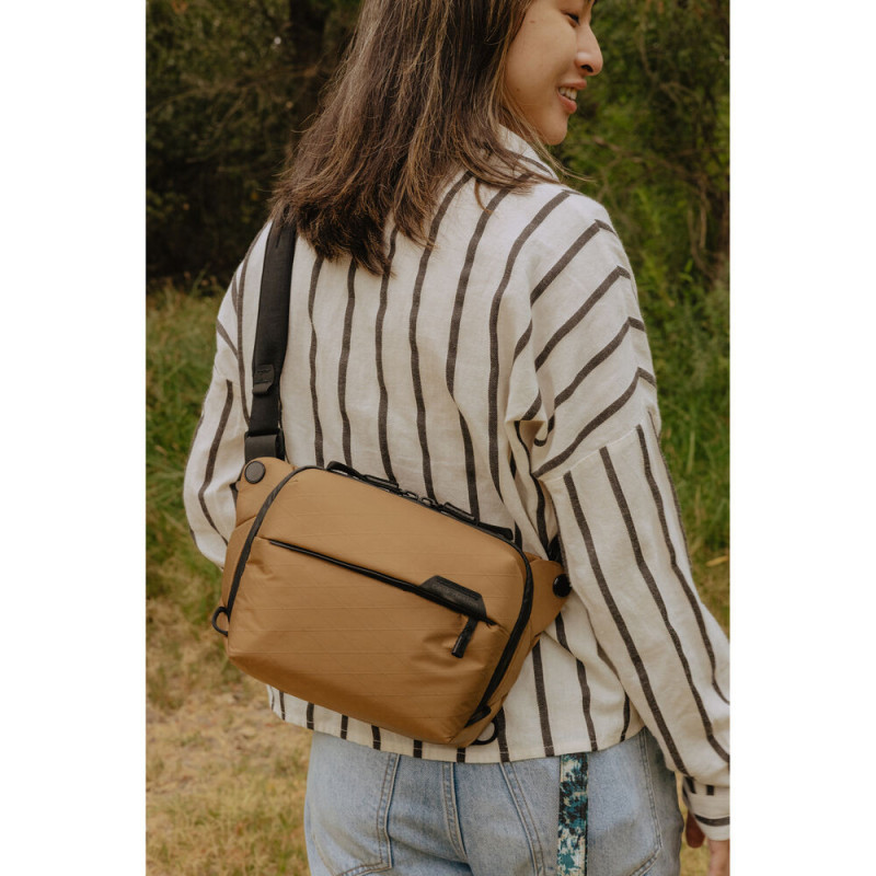 PEAK DESIGN EVERYDAY SLING 6L V3 COYOTE PEAK DESIGN EVERYDAY SLING 6L V3 COYOTE
