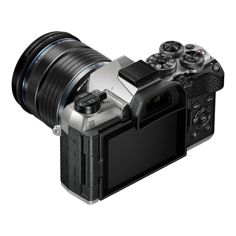 OM SYSTEM OM-5 Mark II Silver + 12-45 mm f/4 PRO ED