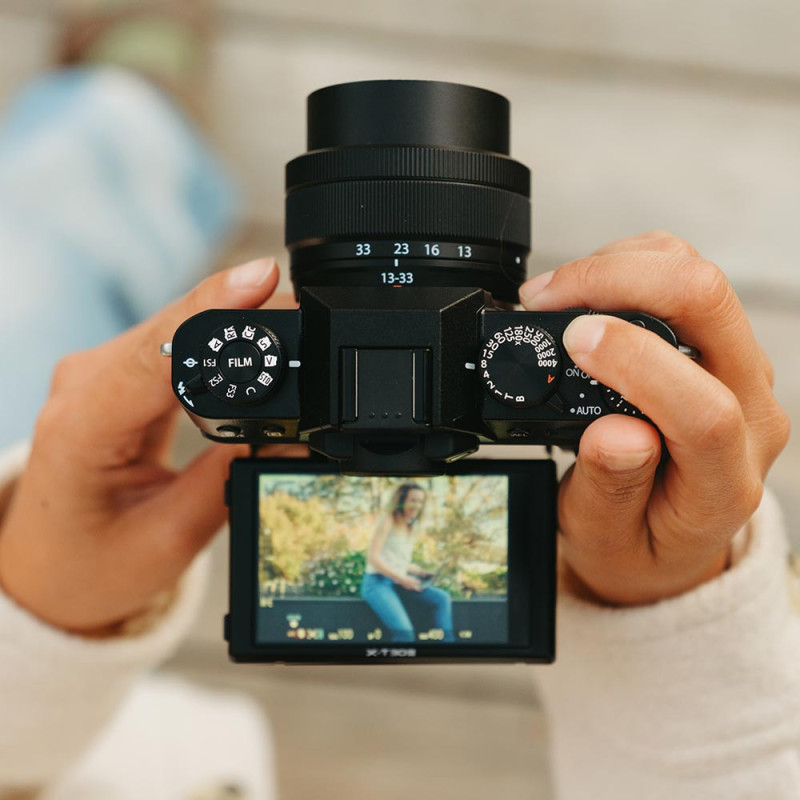 FUJIFILM X-T30 III Charcoal + XC 13-33 mm f/3,5-6,3 OIS