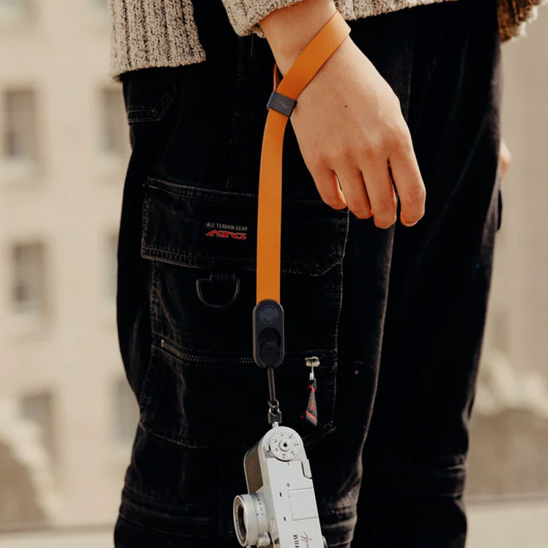 PEAK DESIGN CUFF LEATHER CAMERA STRAP WRIST AMBRE