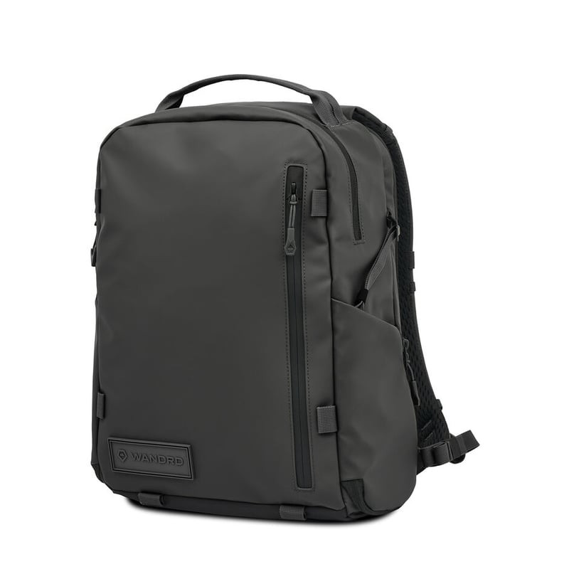 Sac à dos WANDRD PRVKE 21L Zip Photo Bundle noir vue avant angle droit montrant poignée supérieure, 