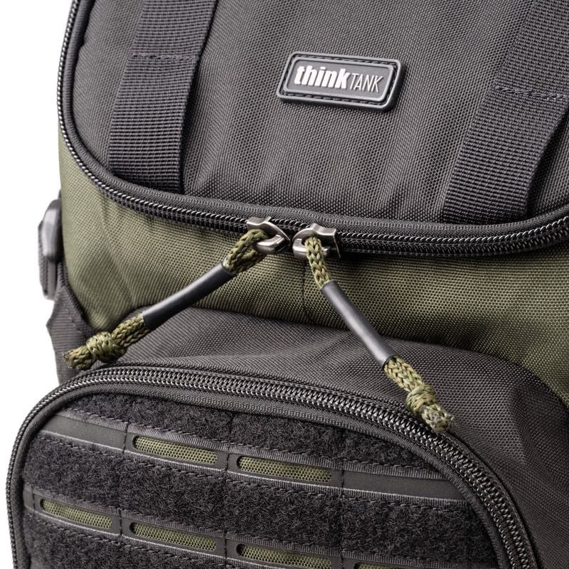 Détail du THINK TANK DARKLIGHT BACKPACK 14L MONTANE GREEN, sac photo urbain vert