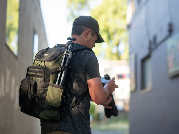 DarkLight 20L Think Tank : Sac robuste et polyvalent en Montane Green