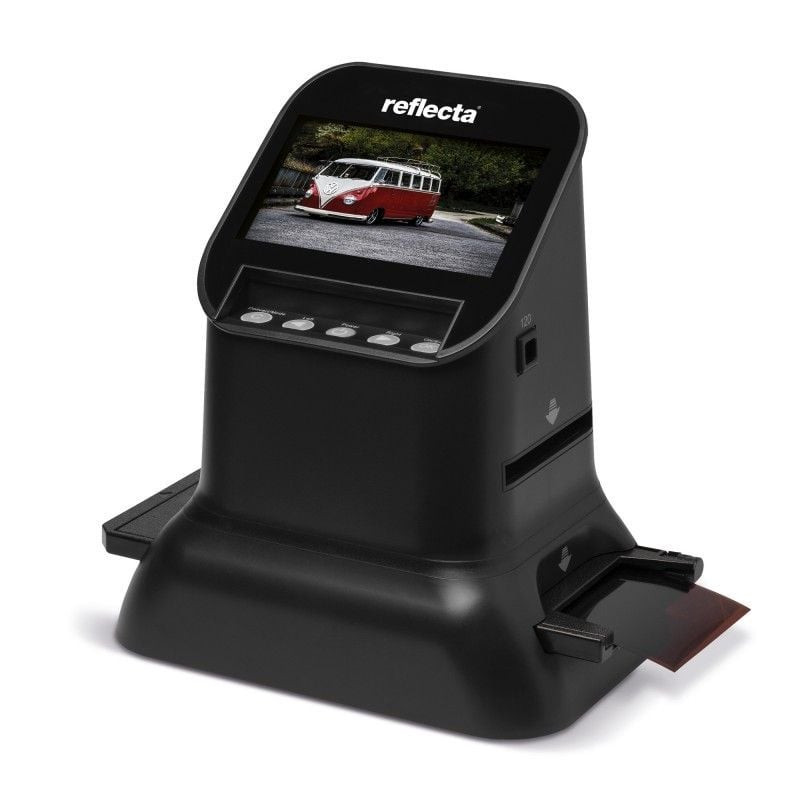 Packshot du scanner de films reflecta x66-Scan montrant l'écran LCD, les boutons et la fente pour fi
