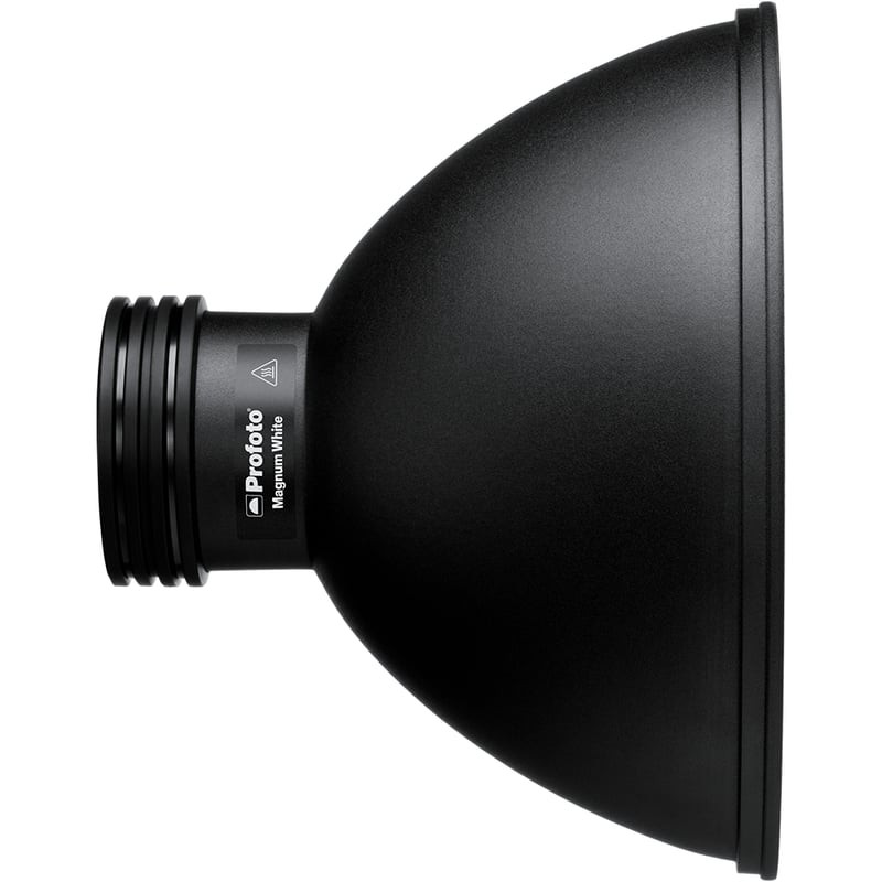 Réflecteur Profoto Magnum White monté sur une tête de flash studio, montrant son intérieur blanc et 