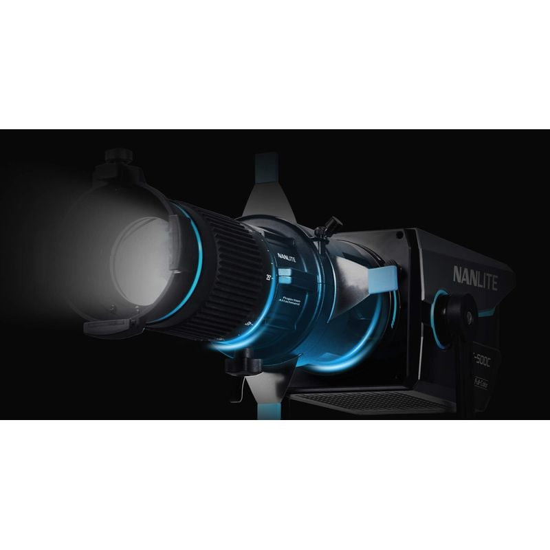 NANLITE PJ-BM-25-45 monté sur une lumière LED de studio projetant un motif gobo, démontrant sa capac