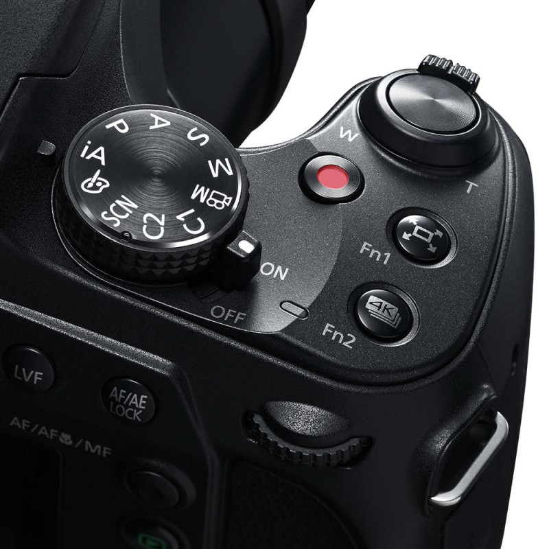 PANASONIC LUMIX DC-FZ82D + Étui DMW-PZS67KK