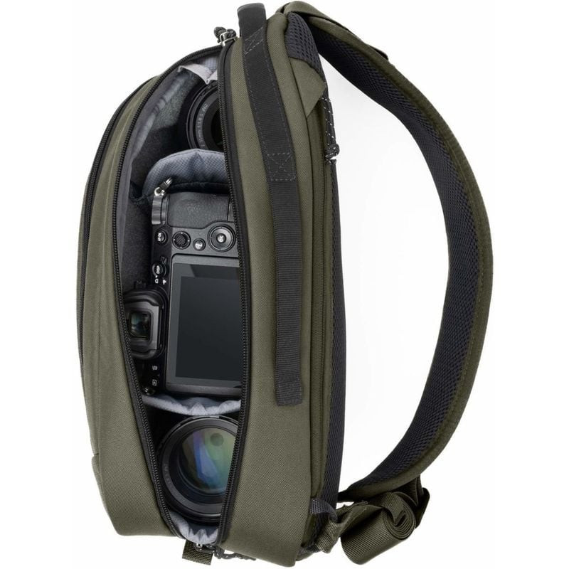 Détail du sac photo THINK TANK TURNSTYLE 8L GREENWAY : intérieur modulable et séparateurs ajustables
