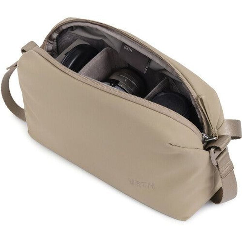 URTH DOLOMITE 5.1L CAMERA SLING BEIGE