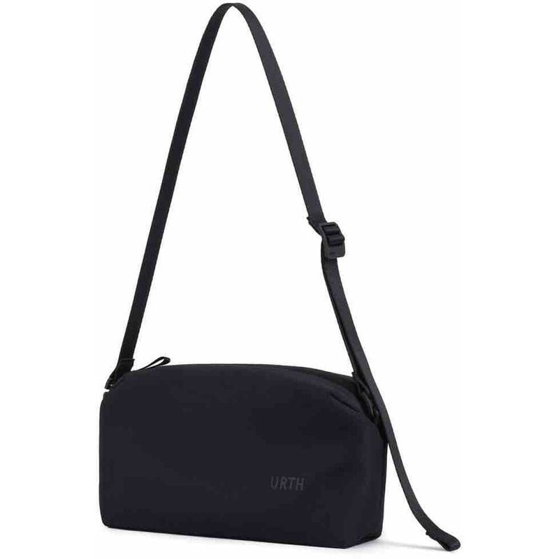 Sac bandoulière photo Urth Dolomite 5,1 L noir, vue de face avec sangle réglable et logo Urth