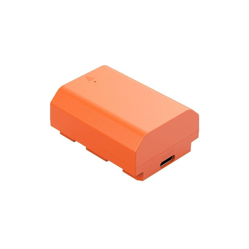 Batterie SmallRig 4969 orange NP-FZ100 vue de trois-quarts montrant le port d'entrée USB-C et la LED