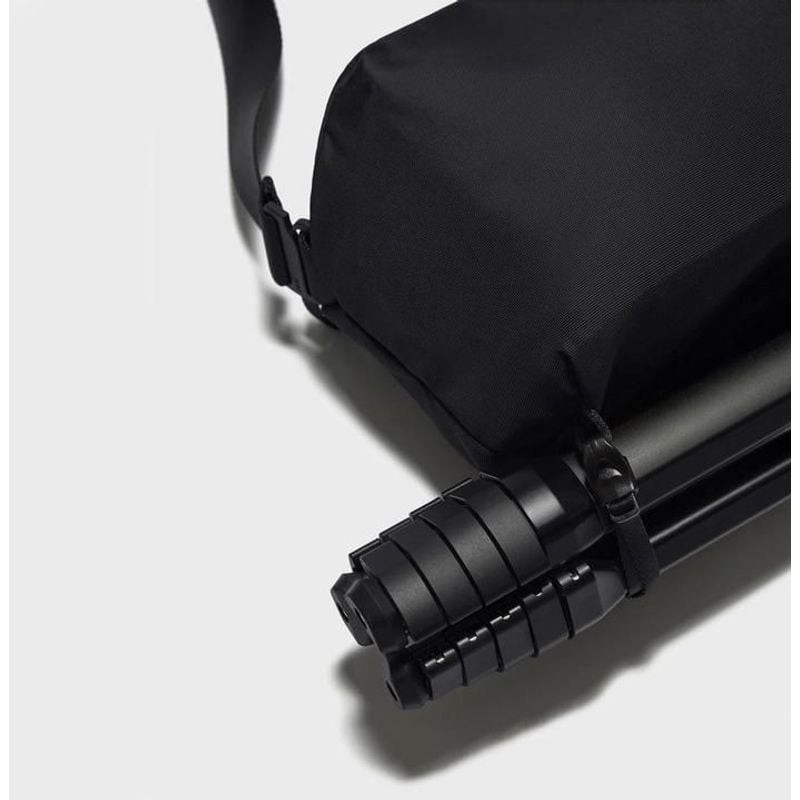 URTH DOLOMITE 8L CAMERA SLING NOIR
