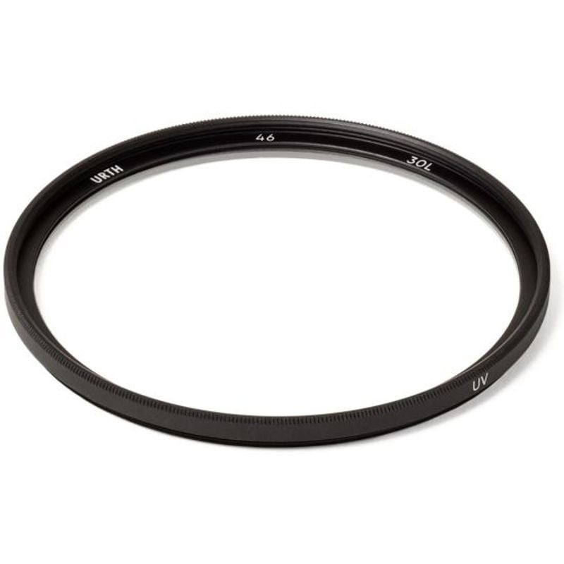 Vue de face du filtre circulaire Urth UV Filter Plus 46 mm avec bague en aluminium noire gravée UV, 