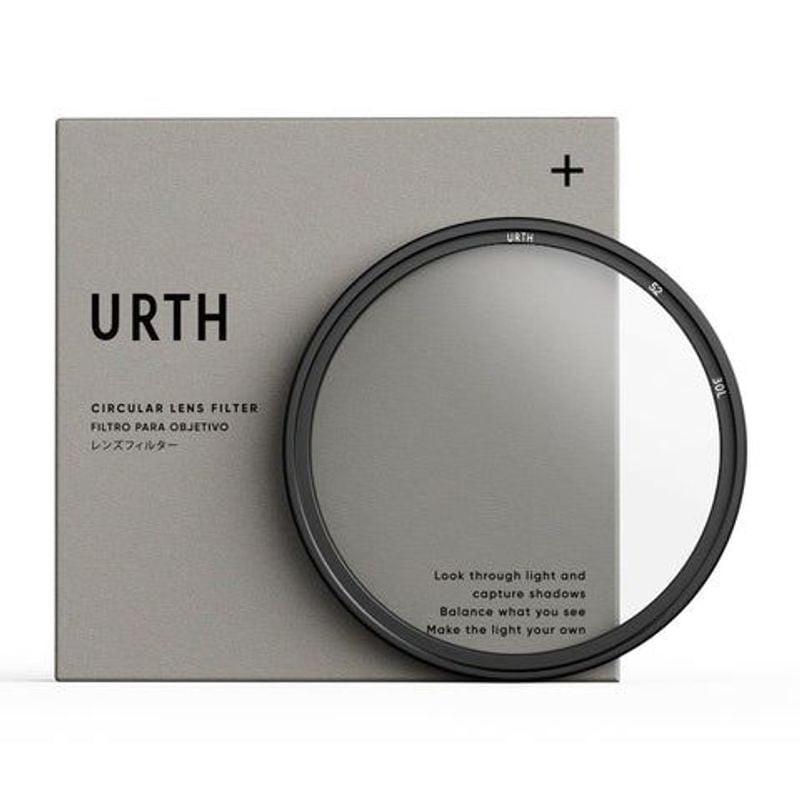 Filtre UV circulaire URTH Plus 52 mm dans sa boîte d'emballage.
