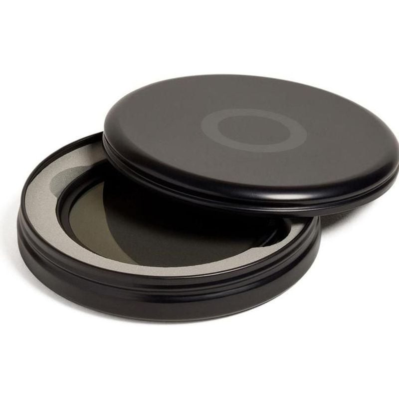 Packshot du filtre Urth 52mm Circular Polarizing (CPL) Lens Filter avec sa monture fine sur fond bla