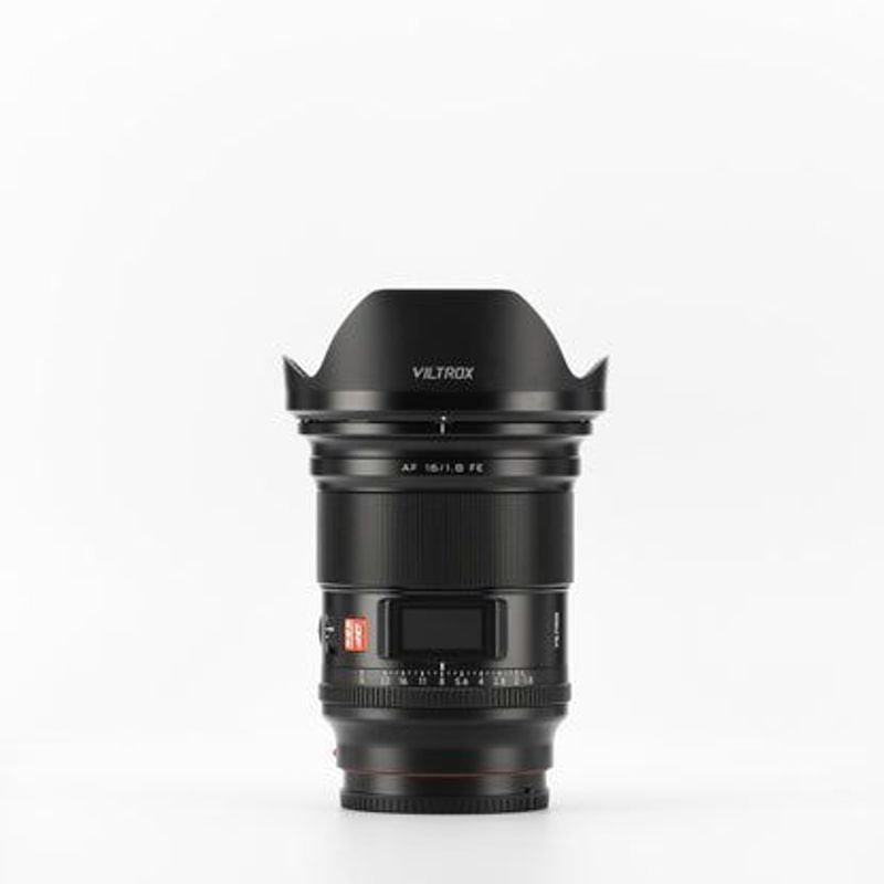 Packshot de l'objectif VILTROX AF 16mm f/1,8 Sony E Plein format Ultra grand-angle