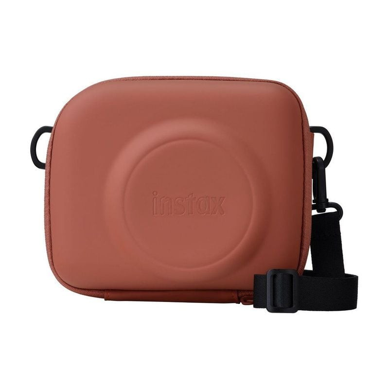 Packshot FUJIFILM HOUSSE INSTAX SQ2 ROUGE BRIQUE, étui rigide avec bandoulière et poches