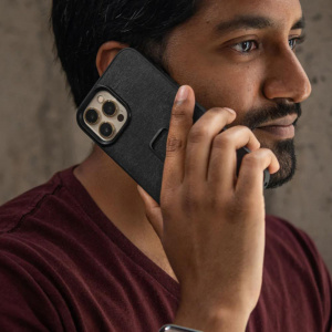 peak-design-mobile-everyday-case-iphone-14-charcoal2