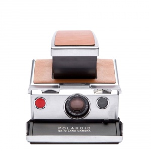 silver-brown-polaroid-sx70-camera-004695-front