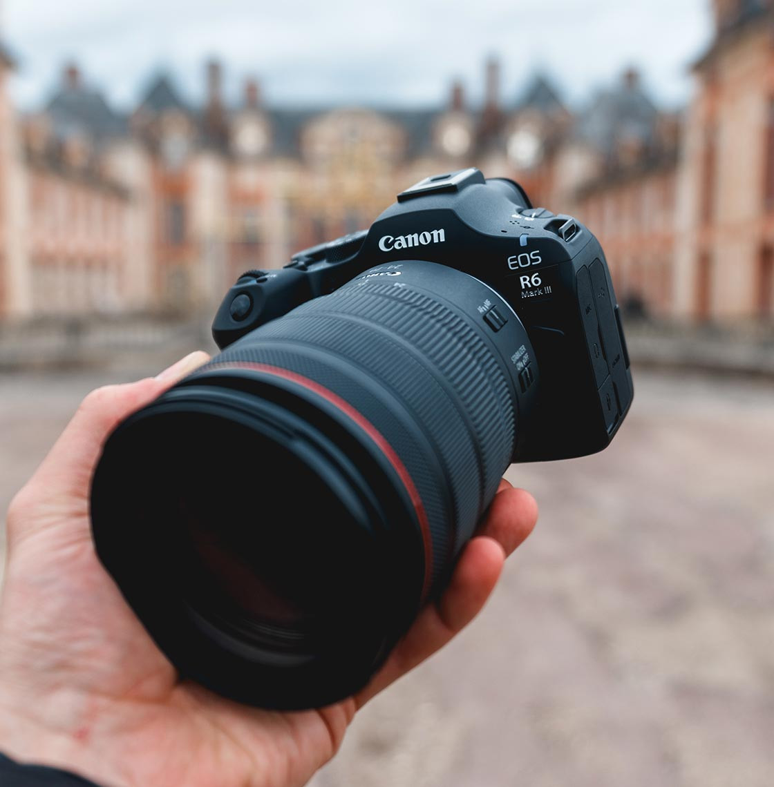 CANON EOS R6 Mark III + RF 24-105 mm f/4 L IS USM